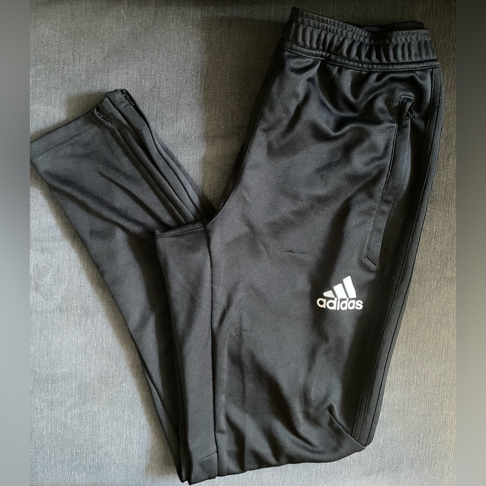 Adidas - Picture 3 of 5